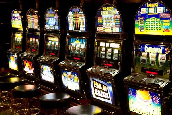 Slot Machines vs. Online Slots: Which Offers Better Odds?